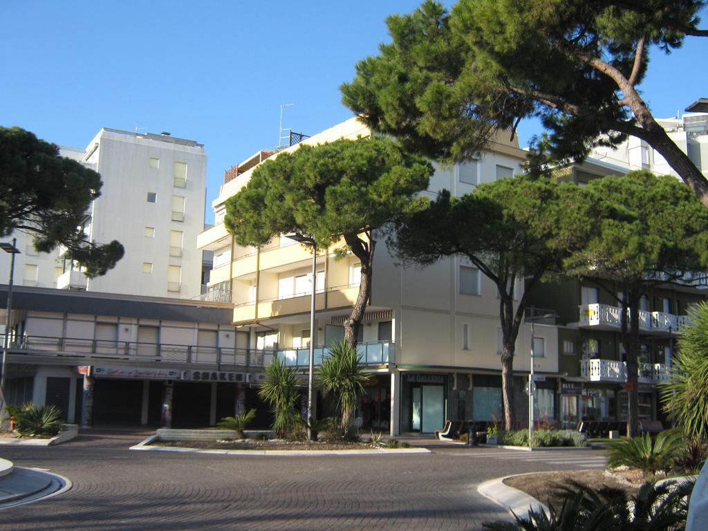 Condominio Antares Lignano Sabbiadoro Extérieur photo